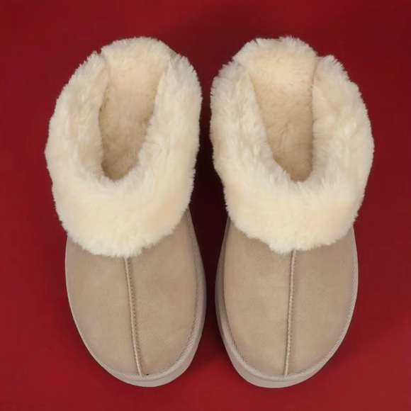 Shoes - Cozy Chestnut Women's Platform Slippers New Boutique Comfy Soft Faux Fur